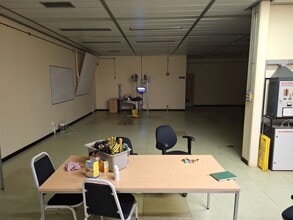 Dunkeswell Airfield, Dunkeswell to rent Interior Photo- Image 2 of 5