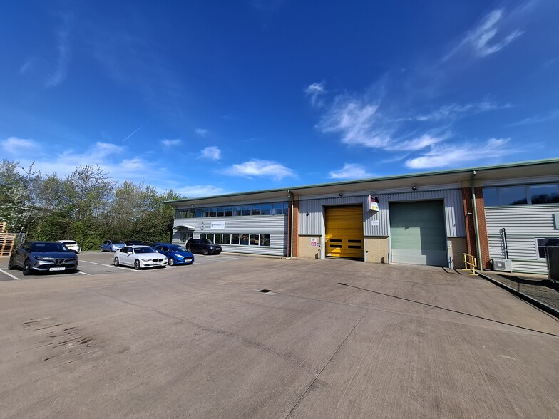 Hurricane Rd, Brockworth to rent - Building Photo - Image 2 of 4