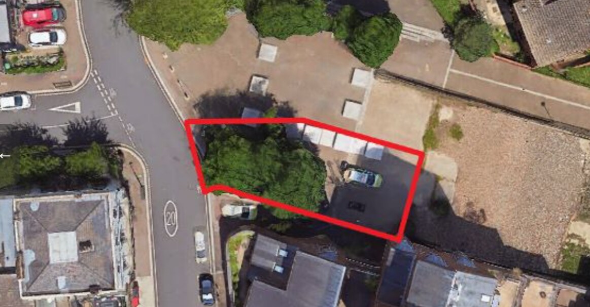 76 Cumberland Mills Sq, London for sale Primary Photo- Image 1 of 1