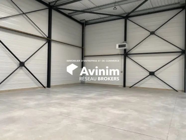 Vente Entrepôt 334 m² - Photo 1
