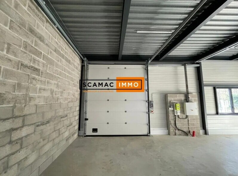 Industrial in Cergy to rent - Building Photo - Image 3 of 5