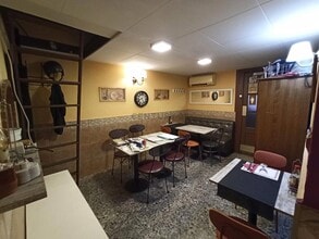 Retail in Barcelona, Barcelona to rent Interior Photo- Image 2 of 11