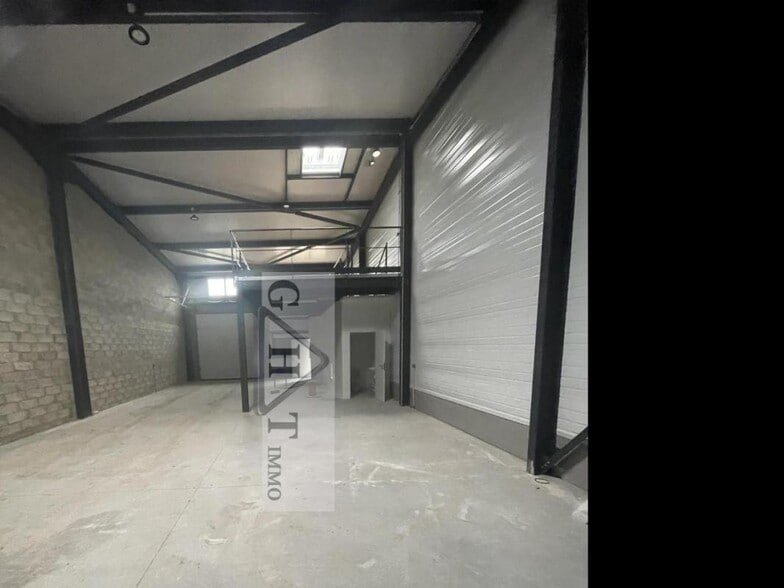 Industrial in Ennery to rent - Interior Photo - Image 3 of 5