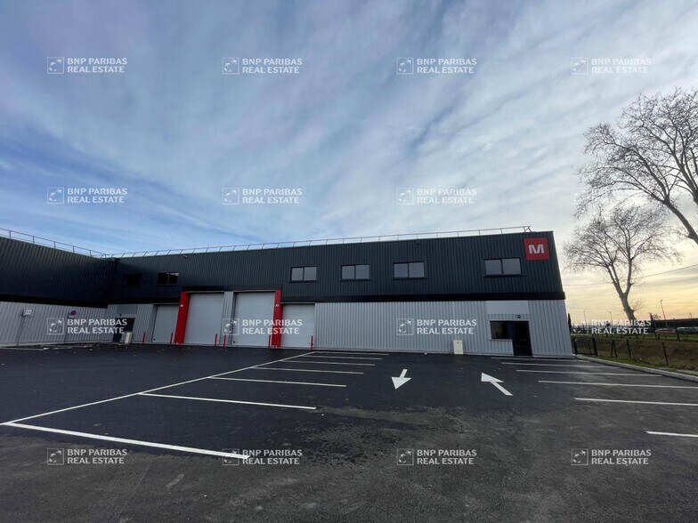 Light Industrial in Bruguières to rent - Building Photo - Image 2 of 13