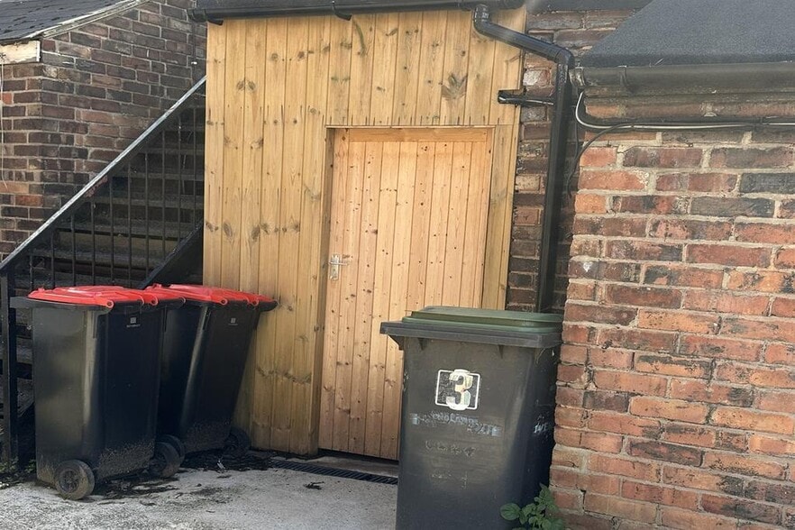 10 Wollaton Rd, Beeston to rent - Building Photo - Image 3 of 10