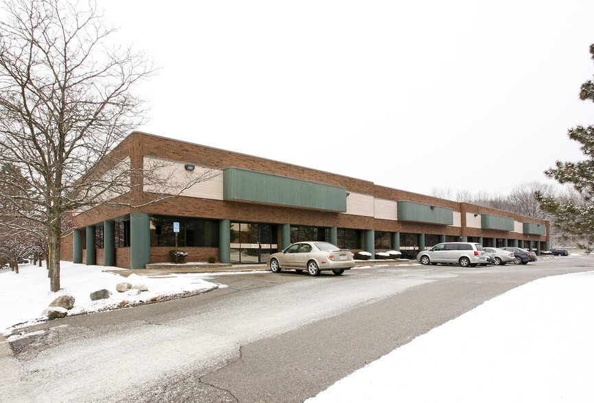 21477 Bridge St, Southfield, MI for rent - Primary Photo - Image 1 of 5