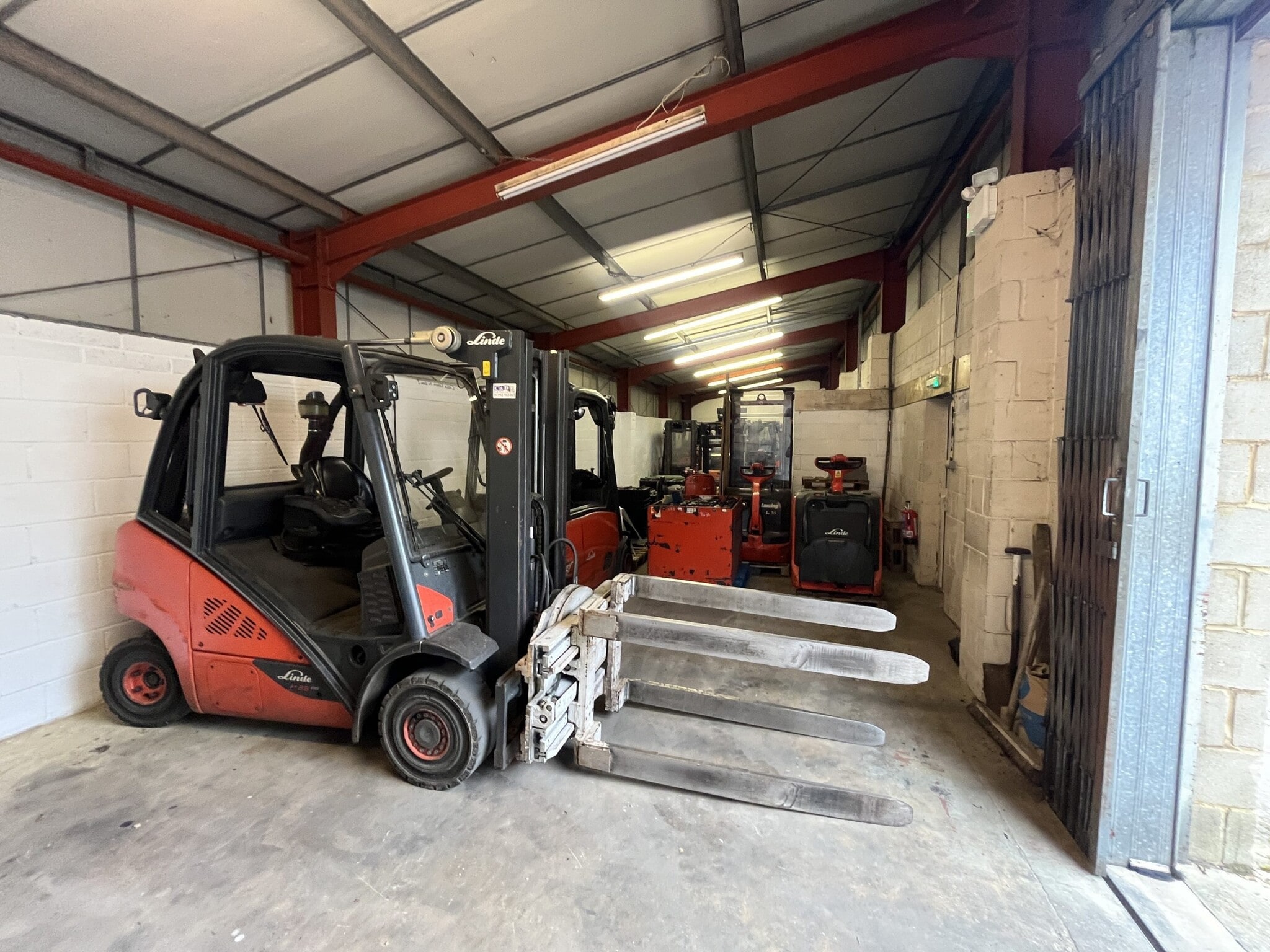 Warren Wood Industrial Estate, Stapleford to rent Interior Photo- Image 1 of 4