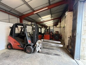 Warren Wood Industrial Estate, Stapleford to rent Interior Photo- Image 1 of 4