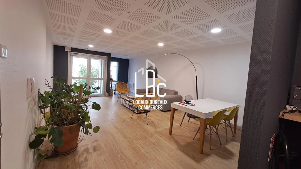 Vente Bureaux 121 m² - Photo 1