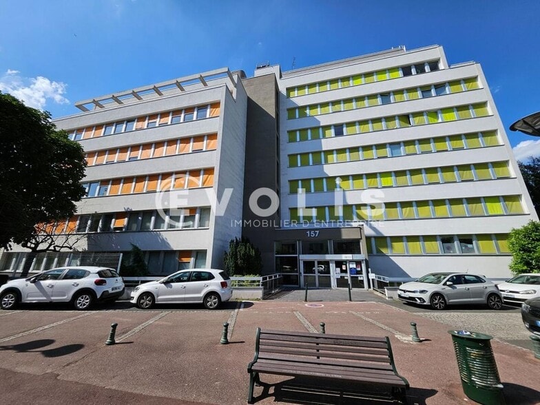 157 Rue Des Blains, Bagneux to rent - Building Photo - Image 1 of 16