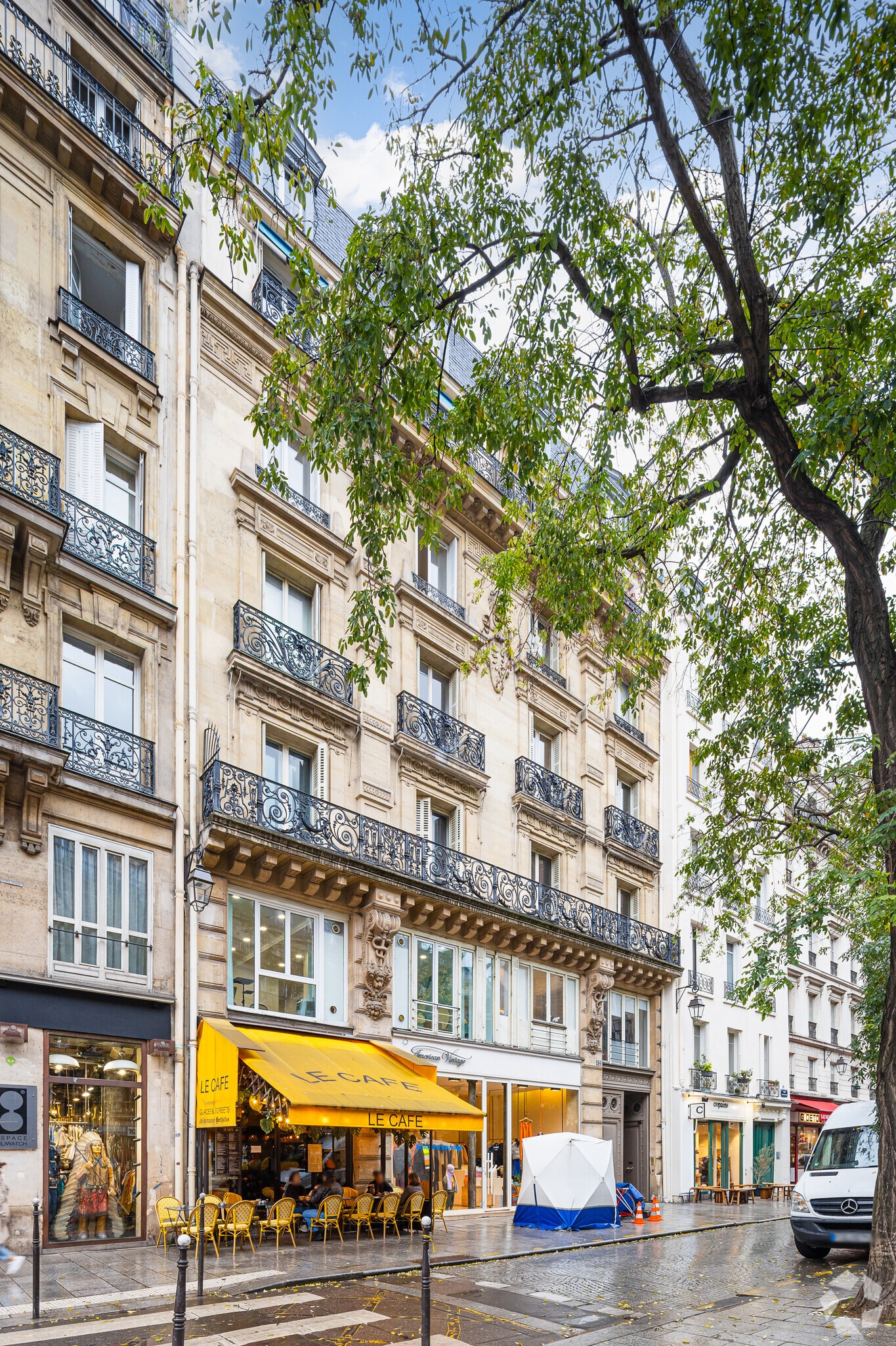 Build-to-Rent in Paris for sale Primary Photo- Image 1 of 5