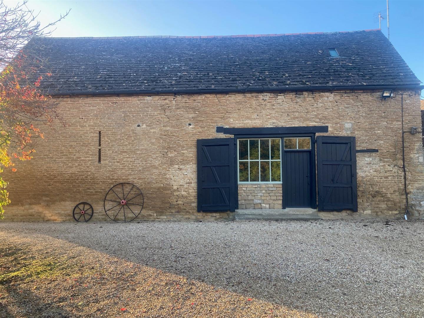 Old Oundle Rd, Peterborough to rent Building Photo- Image 1 of 11