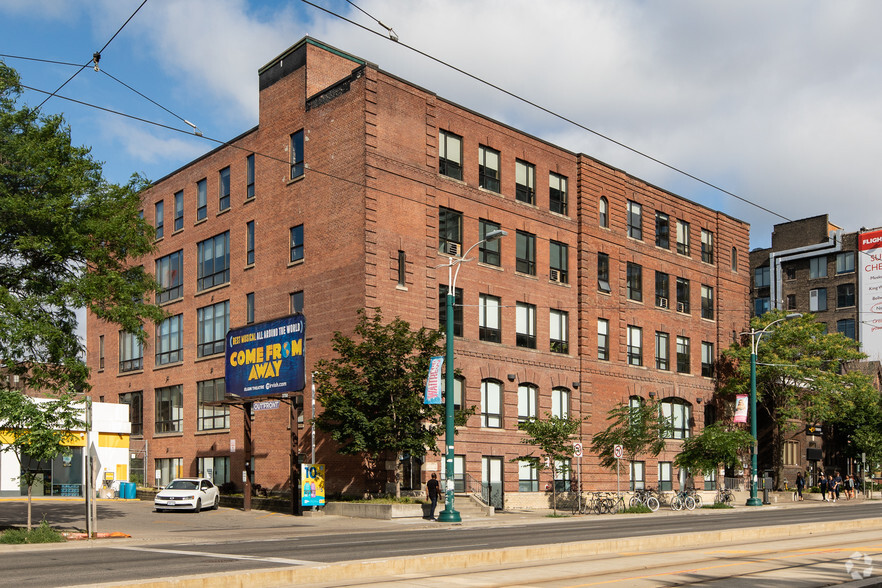 40-46 Spadina Ave, Toronto, ON for rent - Primary Photo - Image 1 of 3