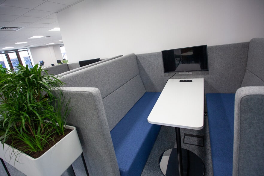 2 Grosvenor Sq, Southampton to rent - Interior Photo - Image 3 of 9