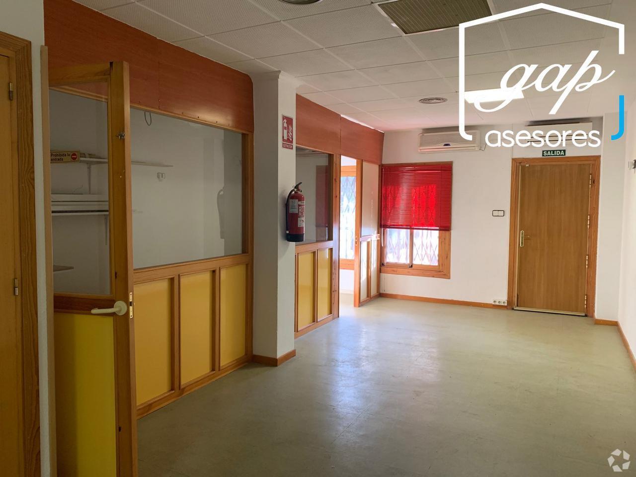 Retail in Cuenca, Cuenca to rent Interior Photo- Image 1 of 8