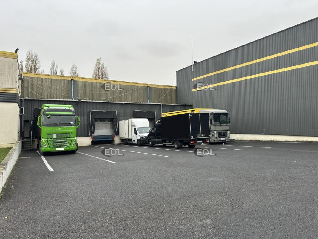 Industrial in Le Blanc-Mesnil to rent Building Photo- Image 1 of 16