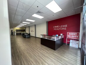 3484 W Wedington Dr, Fayetteville, AR for rent Lobby- Image 2 of 10