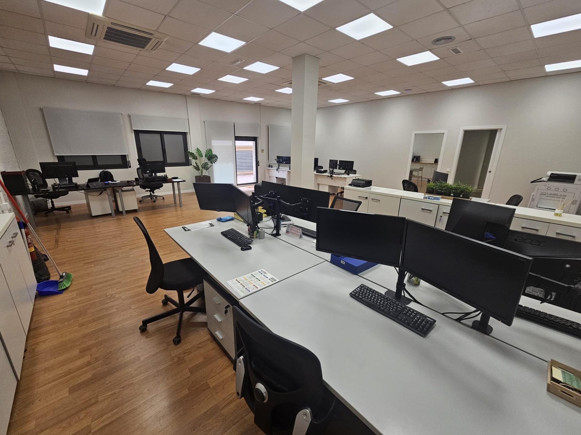 Retail in Malgrat de Mar, Barcelona to rent Interior Photo- Image 1 of 4