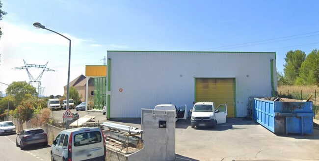 Location Entrepôt 1 200 m²