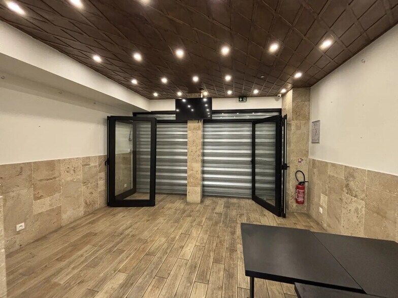 8-10 Avenue De Fontainebleau, Le Kremlin-Bicêtre to rent - Building Photo - Image 2 of 13