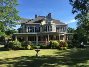 22 West Ln, Ridgefield, CT for sale Primary Photo- Image 1 of 1