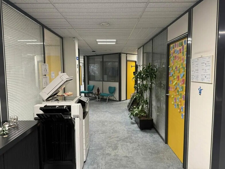 Office in Rouen to rent - Building Photo - Image 3 of 23