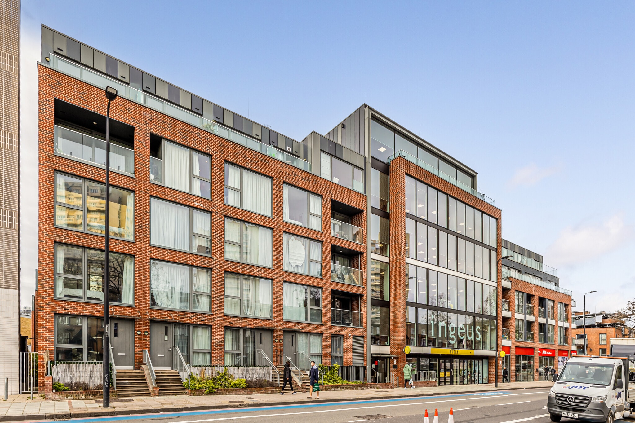 330 Clapham Rd, London for sale Primary Photo- Image 1 of 1