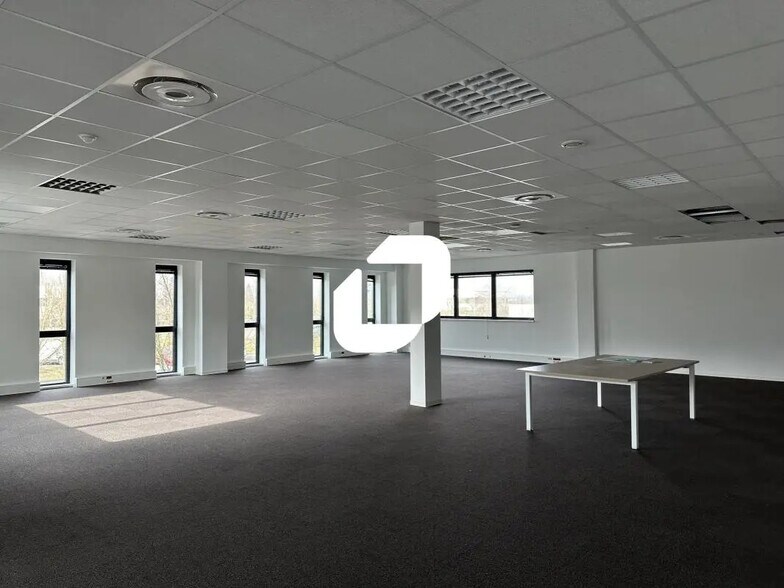 8 Rue Des Hérons, Entzheim to rent - Interior Photo - Image 3 of 10