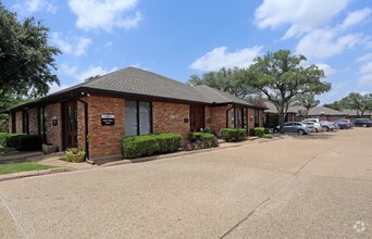 2001-2011 N Collins Blvd, Richardson, TX for rent Building Photo- Image 1 of 10