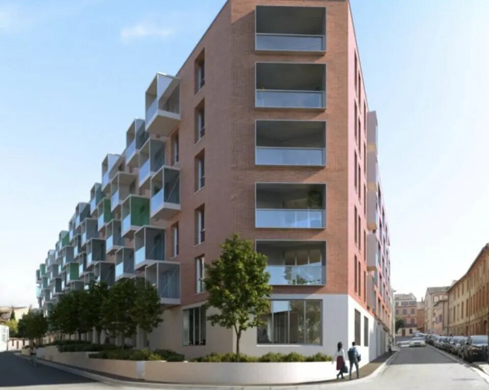 Retail in Toulouse for sale Building Photo- Image 1 of 2