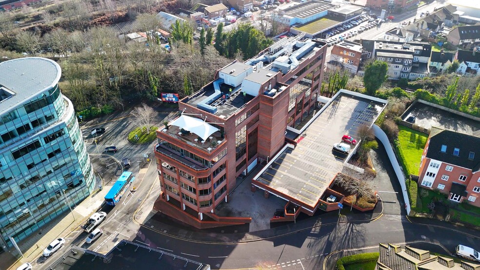 55-57 High St, Redhill to rent - Building Photo - Image 3 of 5