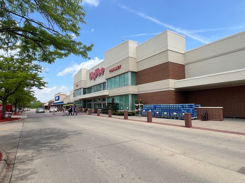 2001-2017 5th St, Silvis, IL to rent - Building Photo - Image 3 of 6