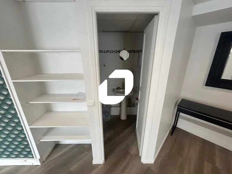 Office in Rueil-Malmaison to rent - Interior Photo - Image 3 of 5