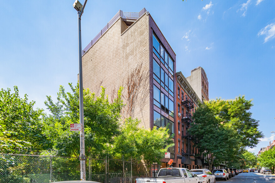 229 E 2nd St, New York, NY for sale - Building Photo - Image 2 of 21