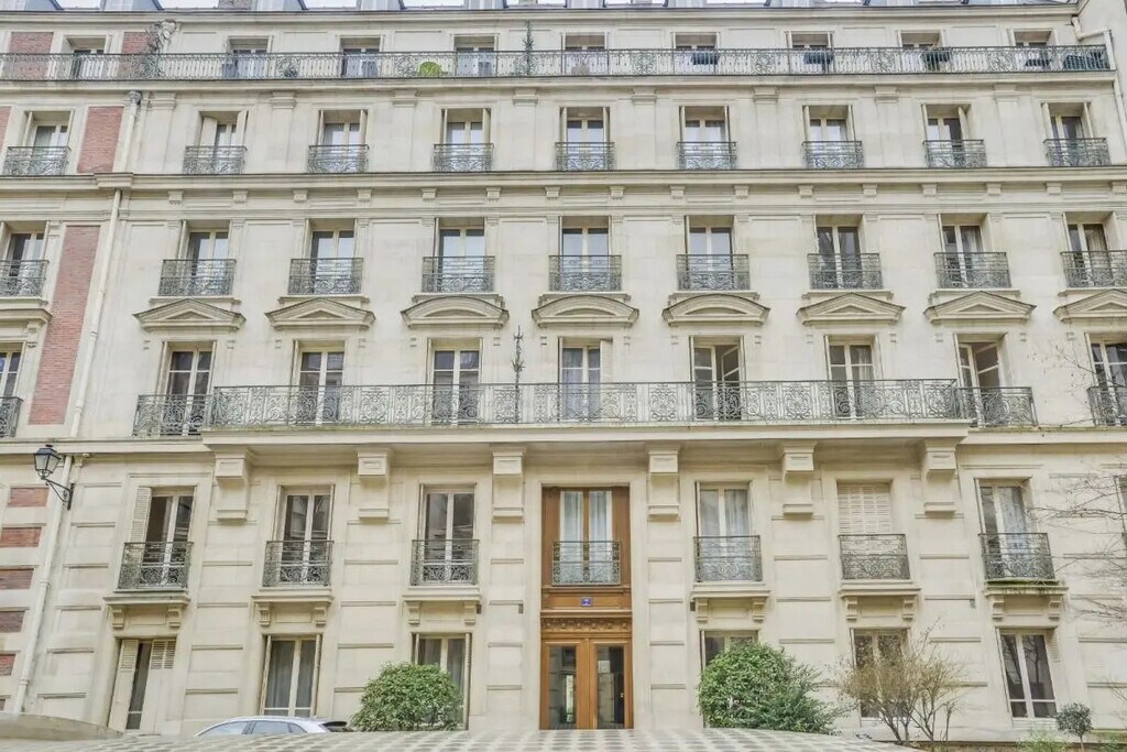 Location Bureaux 170 m² - Photo 1
