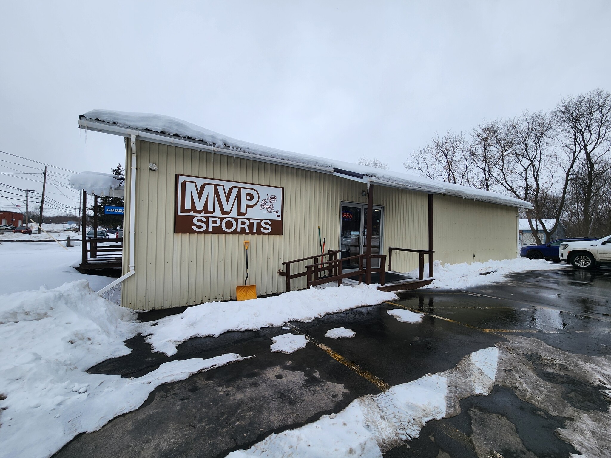 11 Pine St, Potsdam, NY for sale Primary Photo- Image 1 of 1