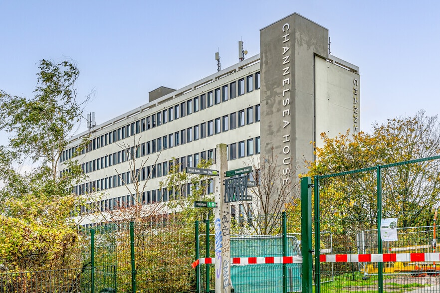 Canning Rd, London to rent - Building Photo - Image 3 of 3