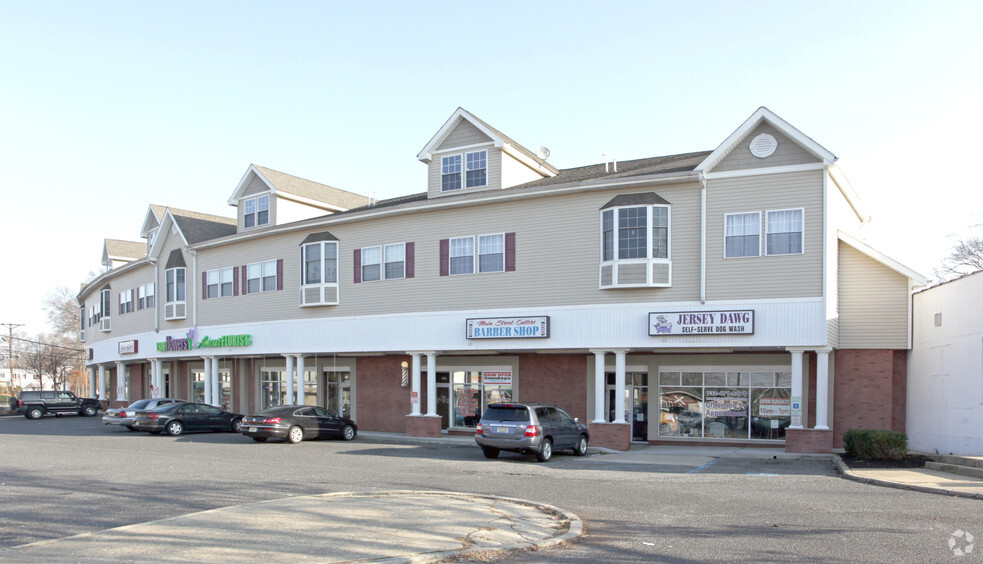 875-885 Main St, Belford, NJ for rent - Primary Photo - Image 1 of 3