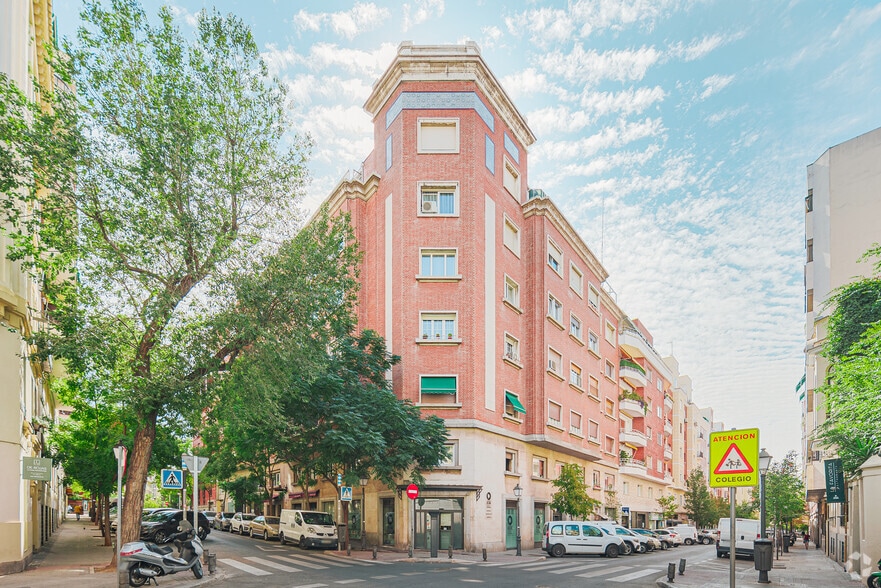 Build-to-Rent in Madrid, Madrid for sale - Primary Photo - Image 1 of 3