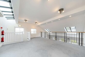 2-6A Hampstead High St, London for rent Interior Photo- Image 2 of 5