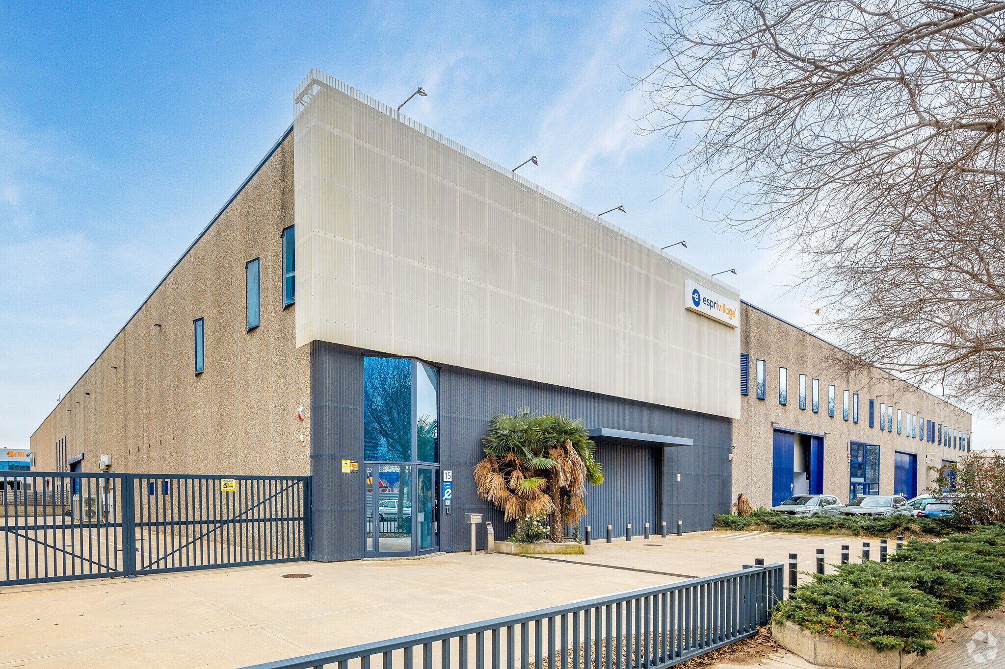 Industrial in L'Hospitalet de Llobregat, Barcelona to rent Primary Photo- Image 1 of 7