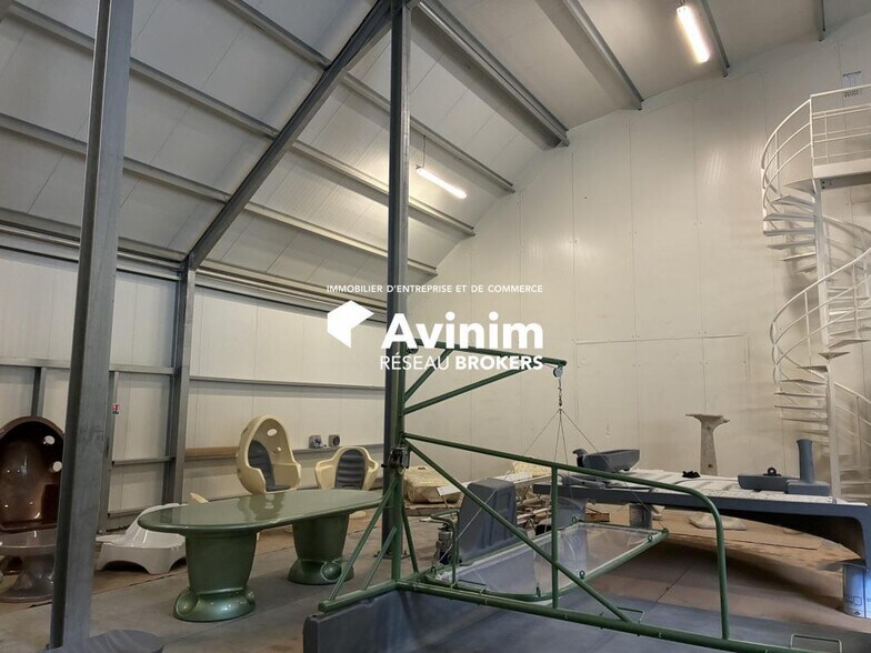 Industrial in Gémenos to rent - Interior Photo - Image 2 of 4