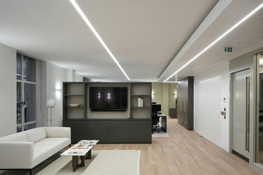 30 St. James's Sq, London to rent - Interior Photo - Image 3 of 7
