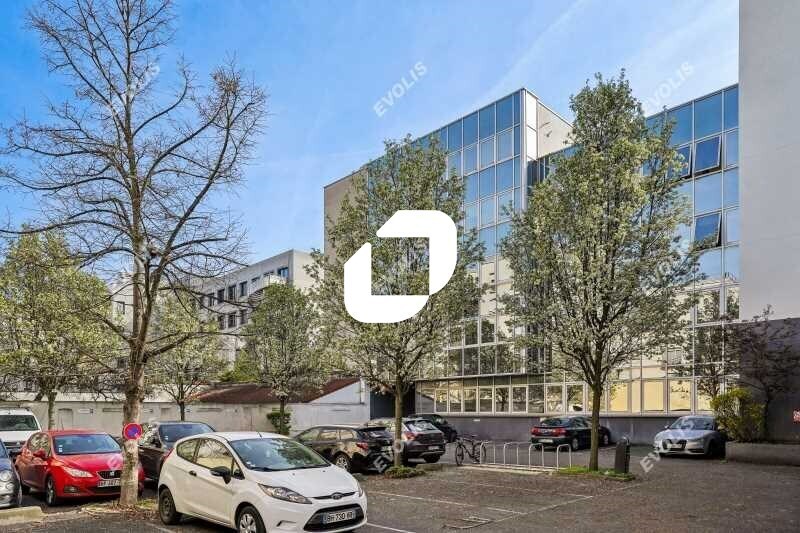 Office in Saint-Ouen-sur-Seine to rent - Building Photo - Image 1 of 7