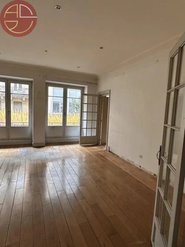 Location Bureaux 530 m² - Photo 1