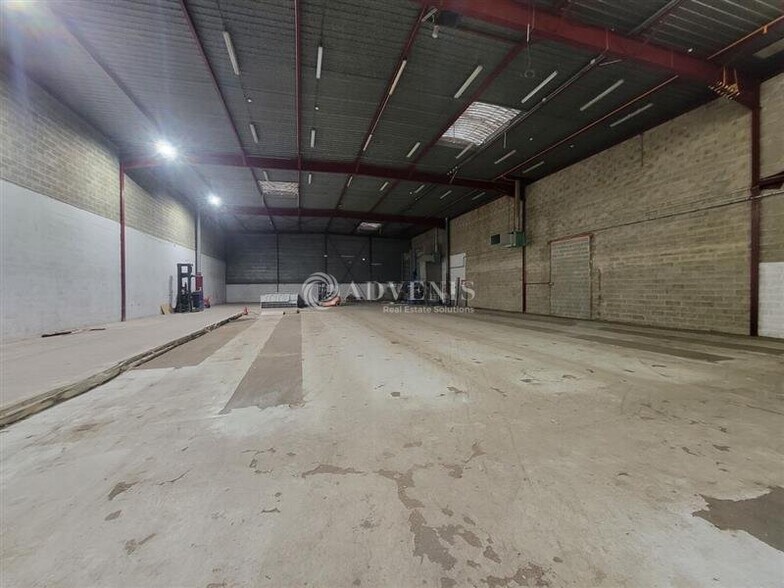 Industrial in Saint-Denis to rent - Building Photo - Image 2 of 9