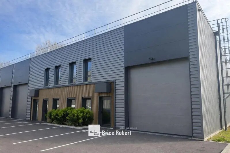 73 Route De Corbas, Vénissieux to rent - Building Photo - Image 1 of 14