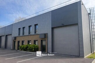 More details for 73 Route De Corbas, Vénissieux - Light Industrial for Sale