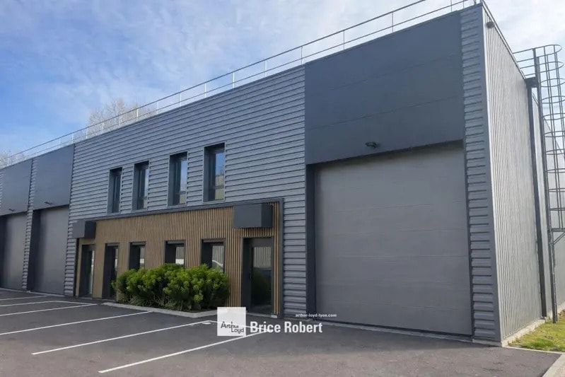 73 Route De Corbas, Vénissieux to rent Building Photo- Image 1 of 15
