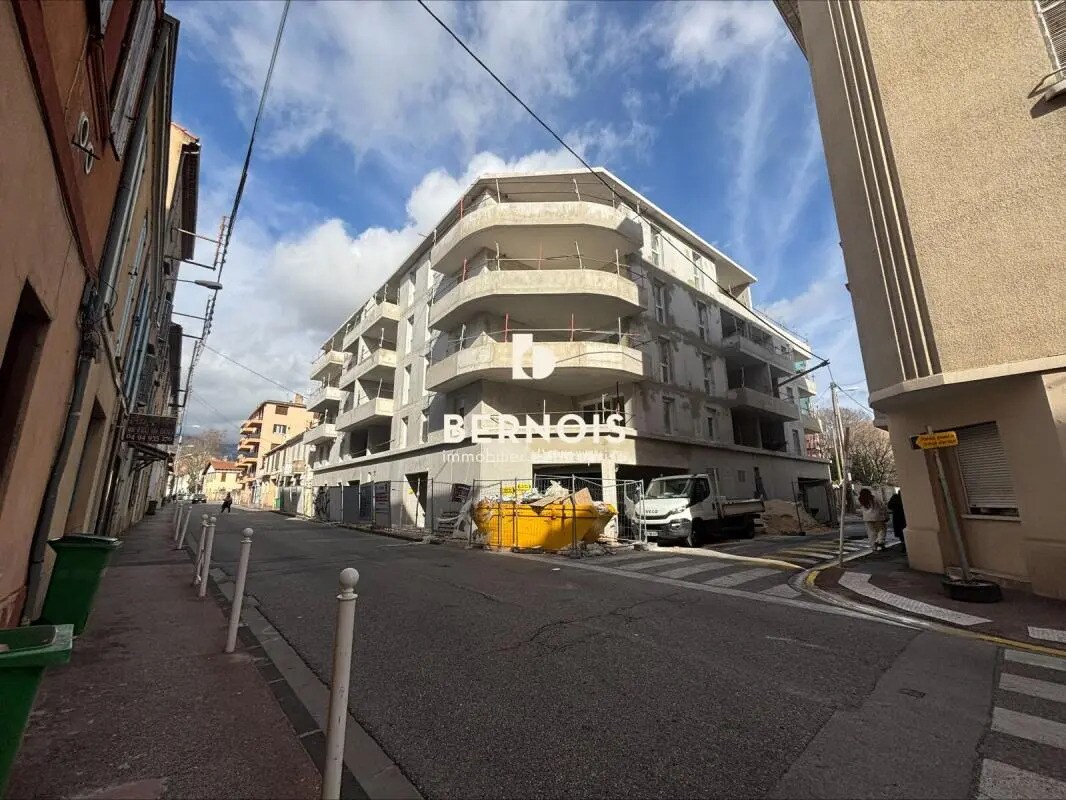 Retail in Toulon for sale Building Photo- Image 1 of 3